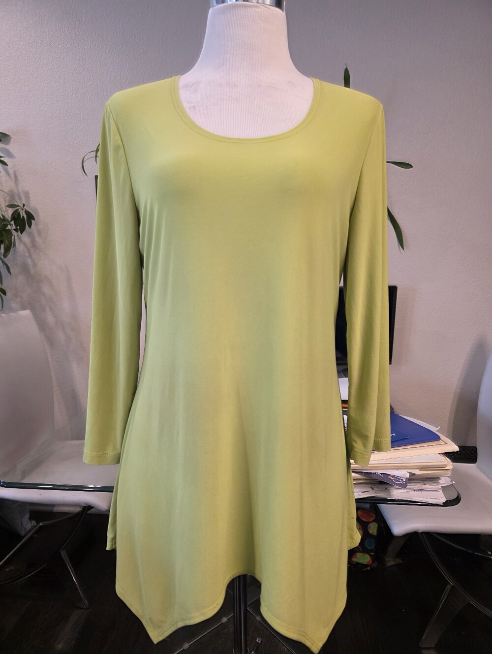 Slinky Brand Flowy Green Top Size XS